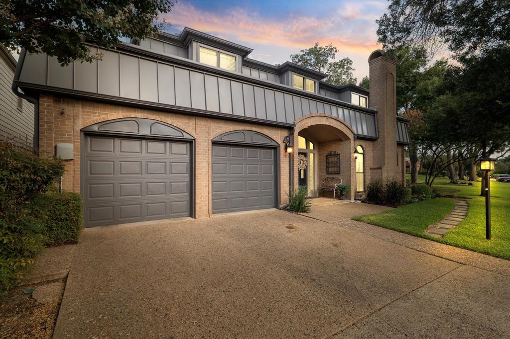33 Crown Place Property Photo 1