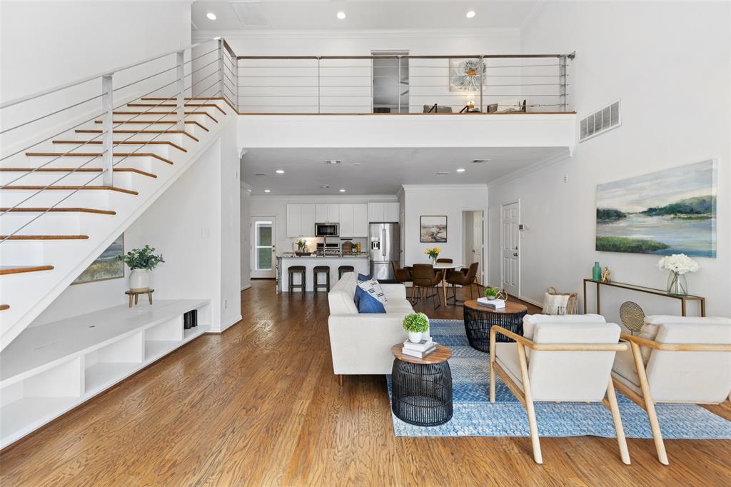 3103 Hedgerow Drive Property Photo 1