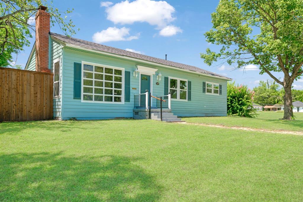 1100 Pine Bluff Property Photo 2