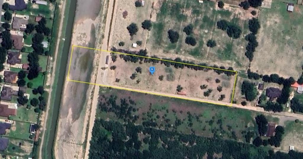 3305 N Jackson Road Property Photo 1