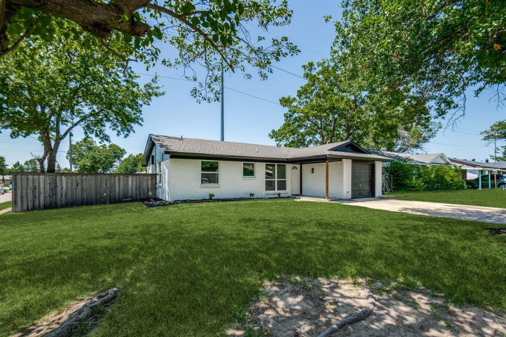 702 Sara Drive Property Photo 1