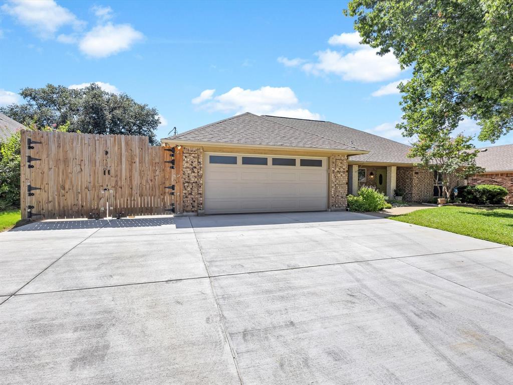6413 Blake Court Property Photo 1