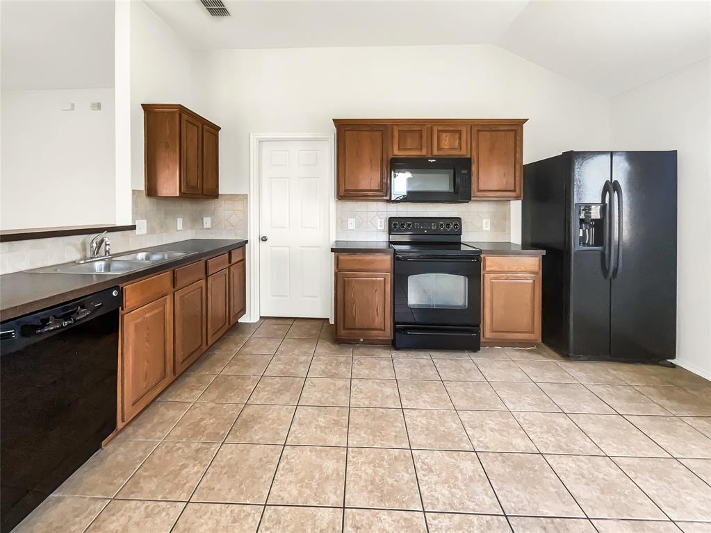 8804 Trailblazer Drive Property Photo 6