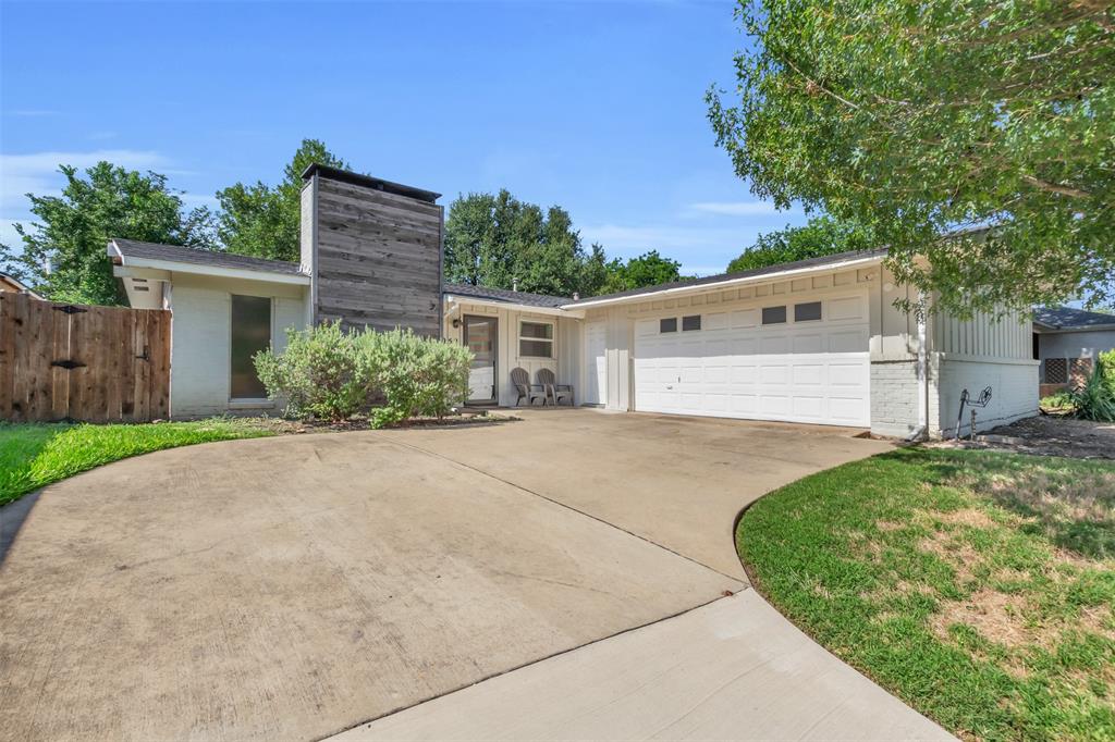 2952 Latham Drive Property Photo 1