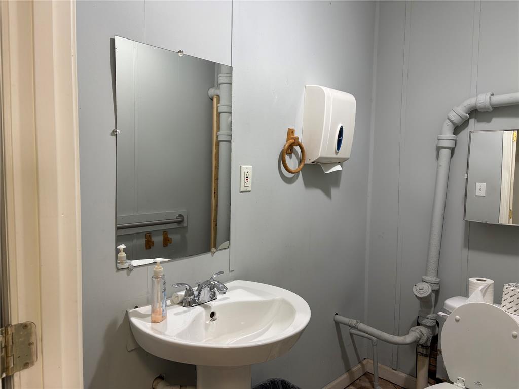 125 E Louisiana Avenue Property Photo 13