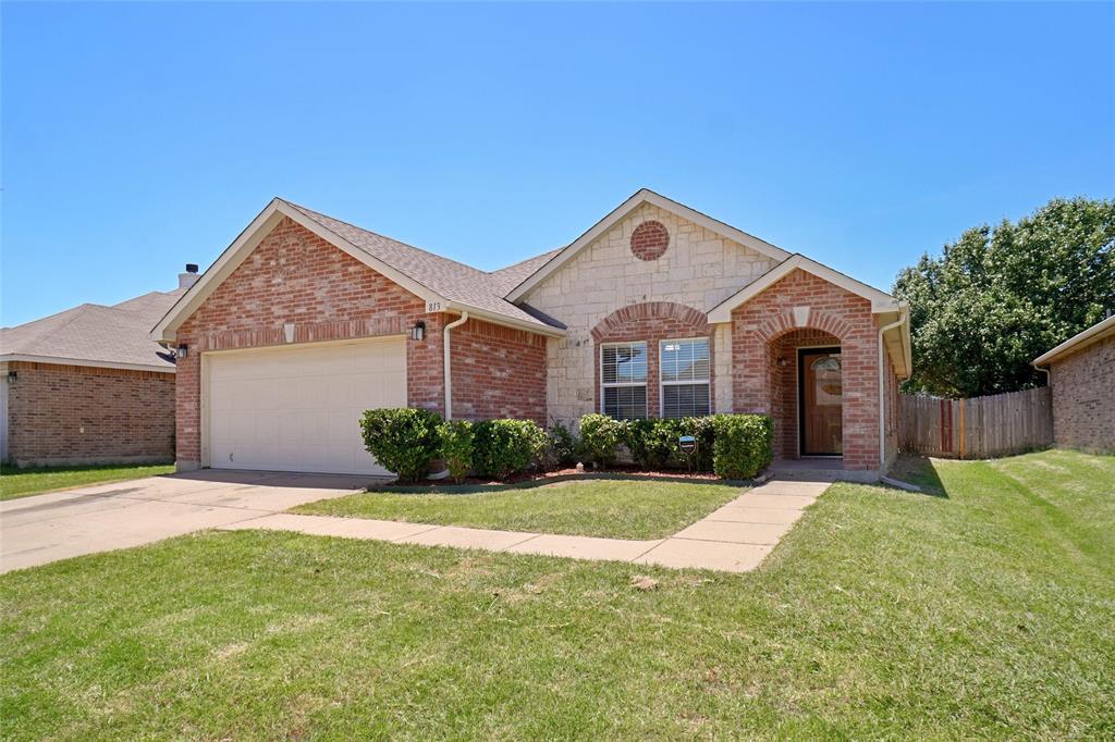 813 Crystal Drive Property Photo 1