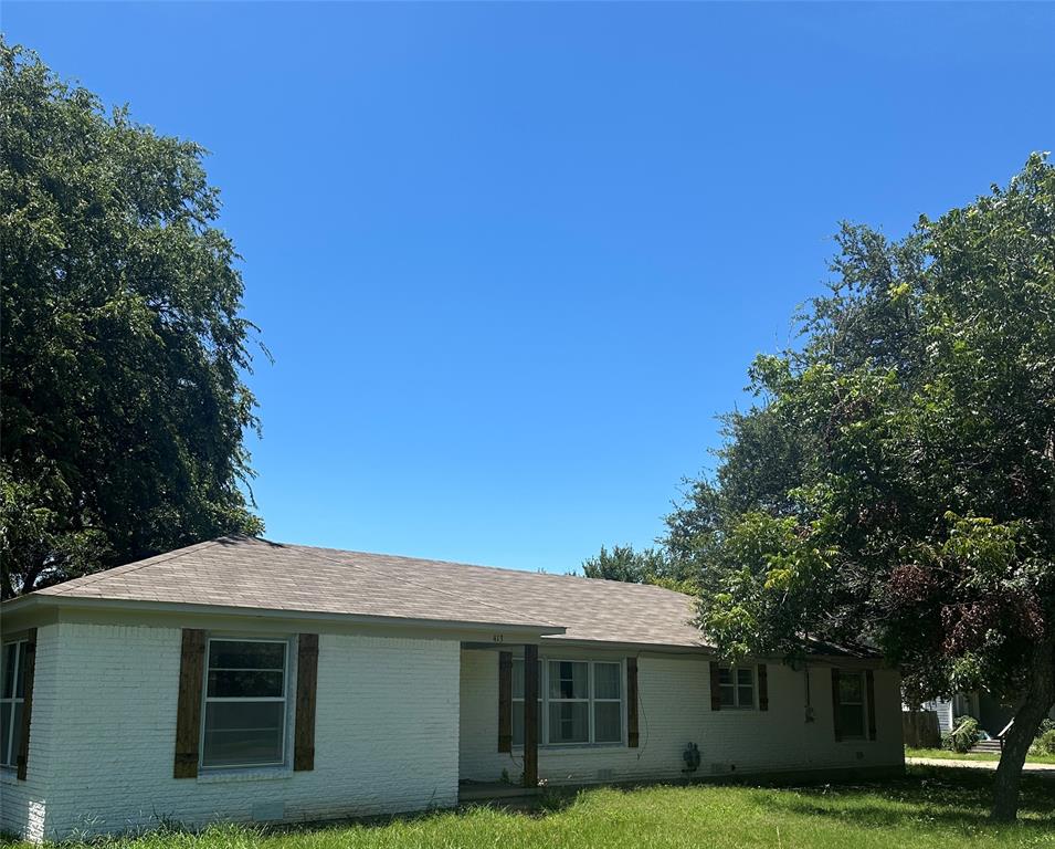 413 S Tyler Property Photo 1