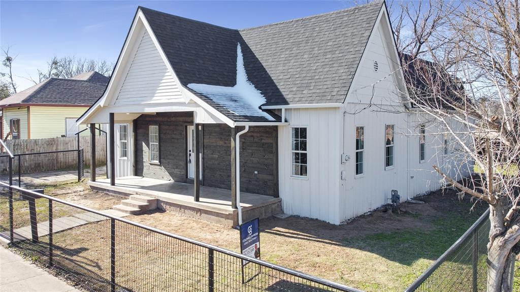 2004 Wright Street Property Photo 1