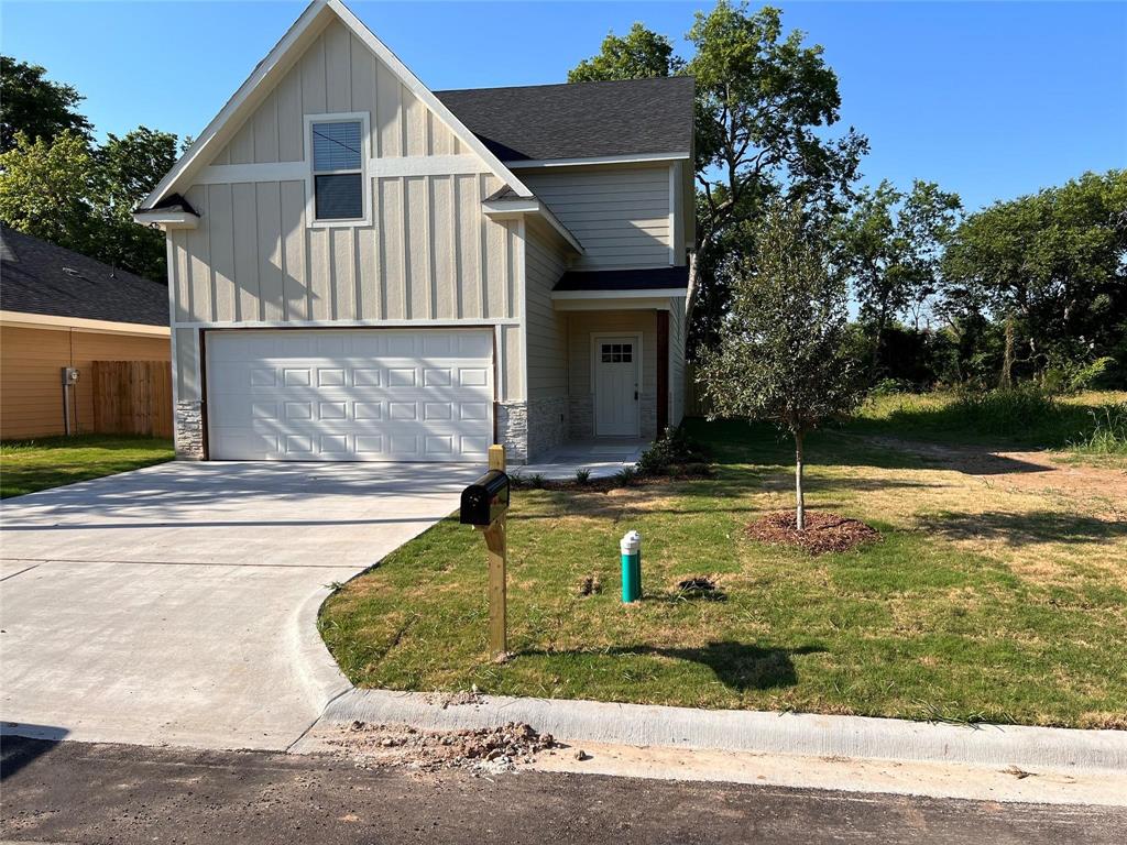 716 E 5th Street Property Photo 1