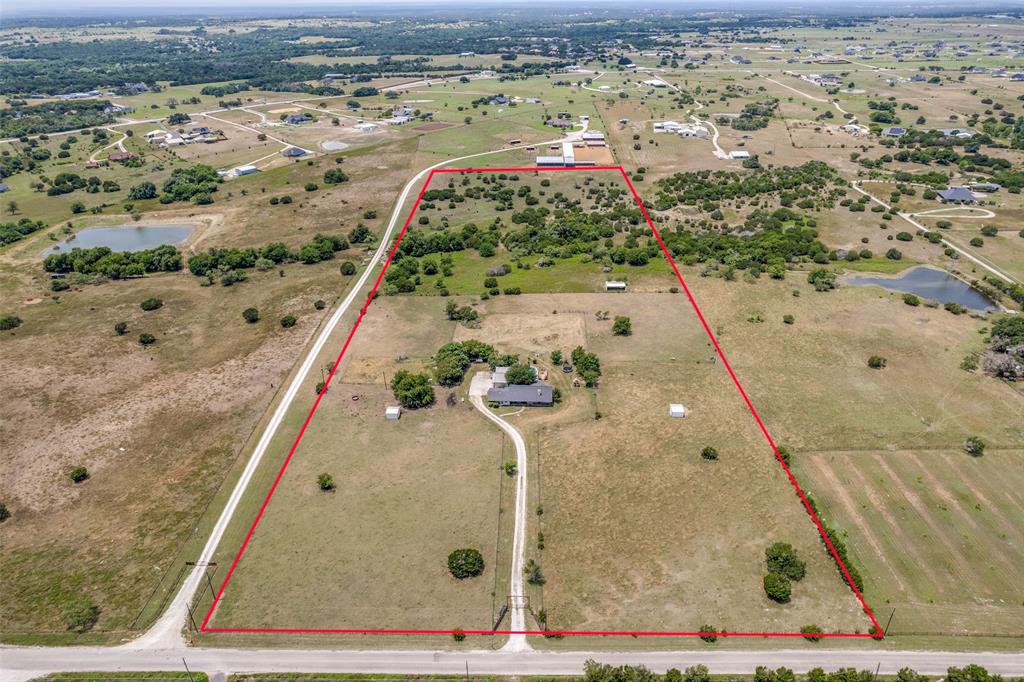 950 Johnson Bend Road Property Photo 1
