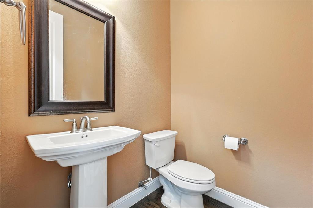 2416 Fieldlark Drive Property Photo 9