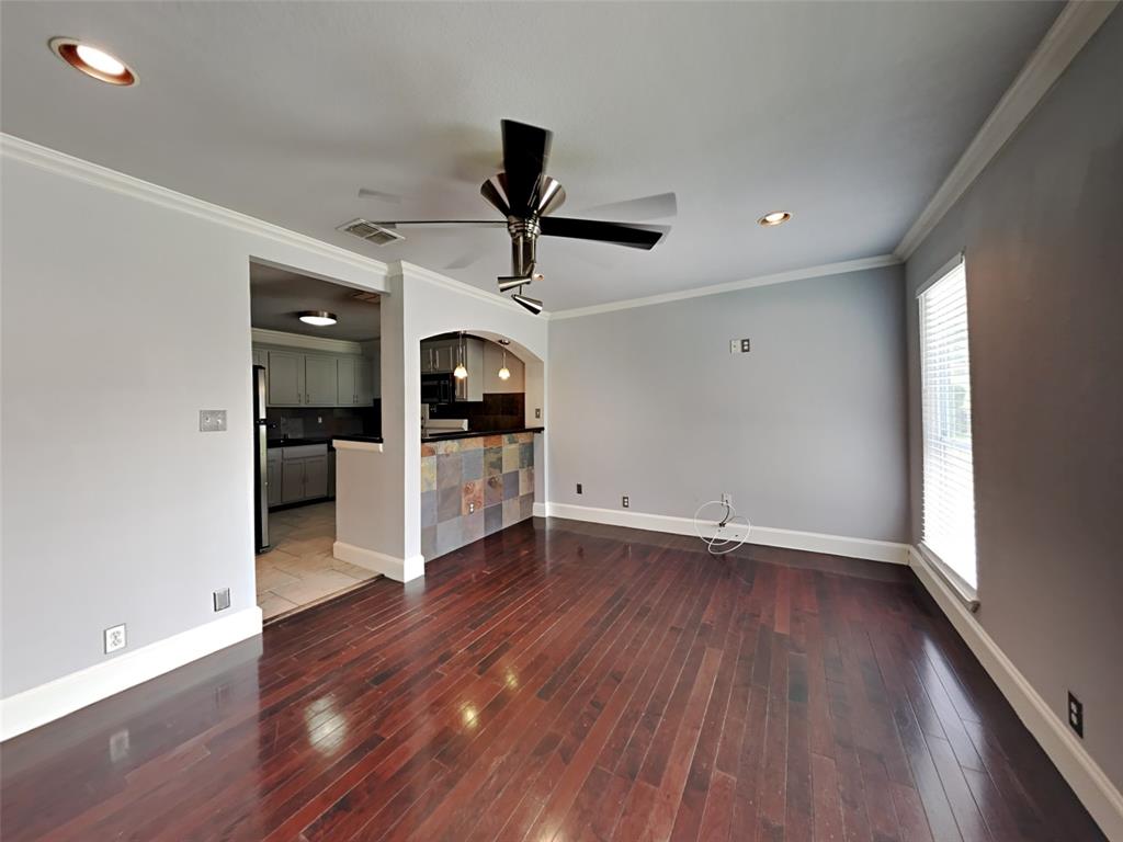 2320 Cass Street Property Photo 2