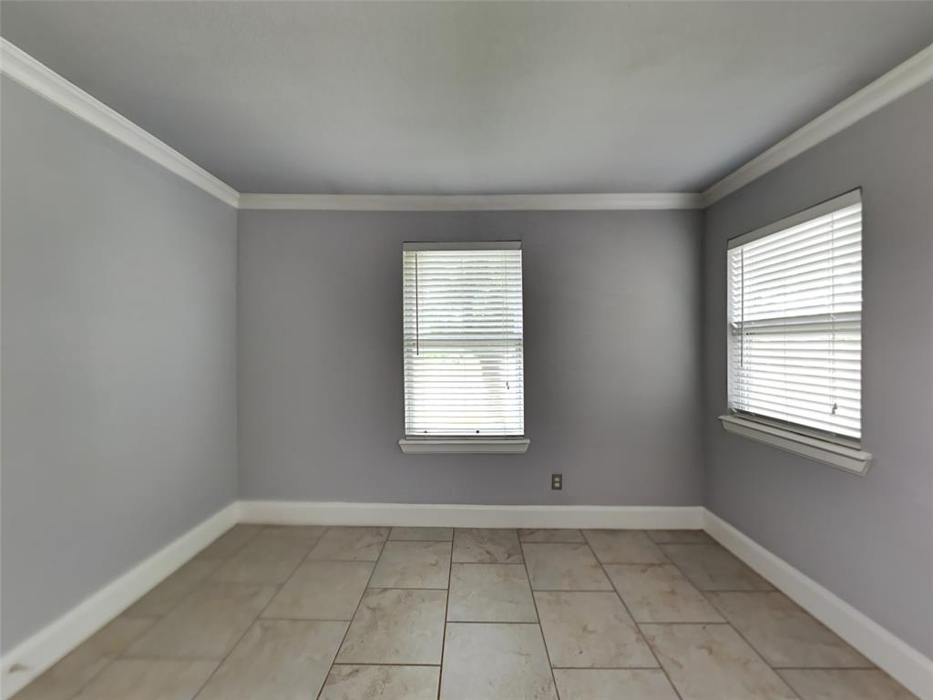 2320 Cass Street Property Photo 8