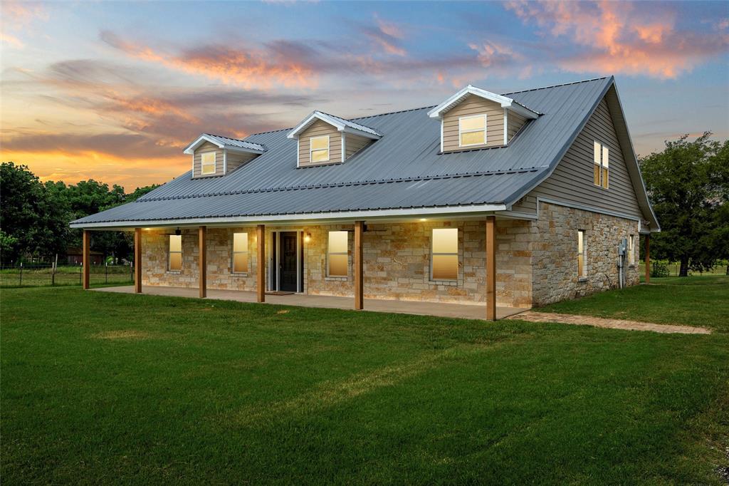 107 S Highway 14 Property Photo 1