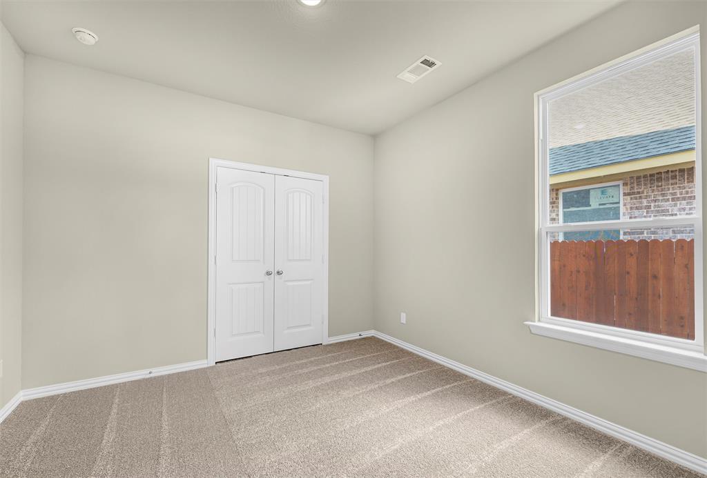 408 Pickett Creek Drive Property Photo 5