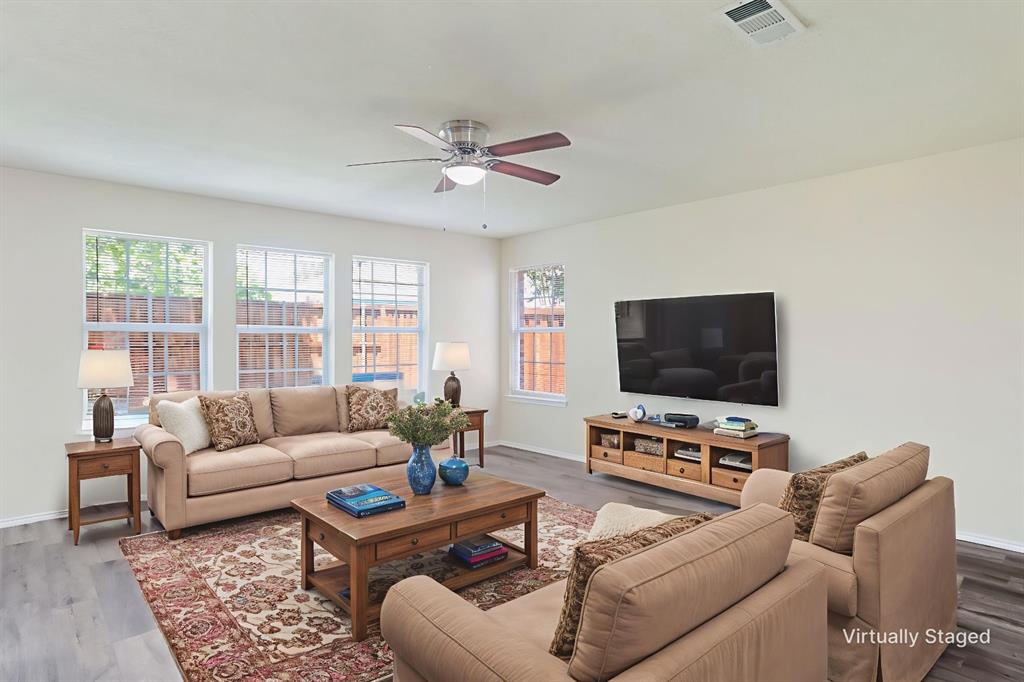 2513 Tan Oak Drive Property Photo 3