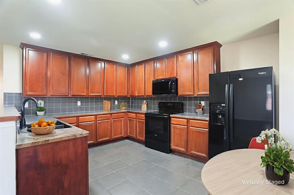 2513 Tan Oak Drive Property Photo 4