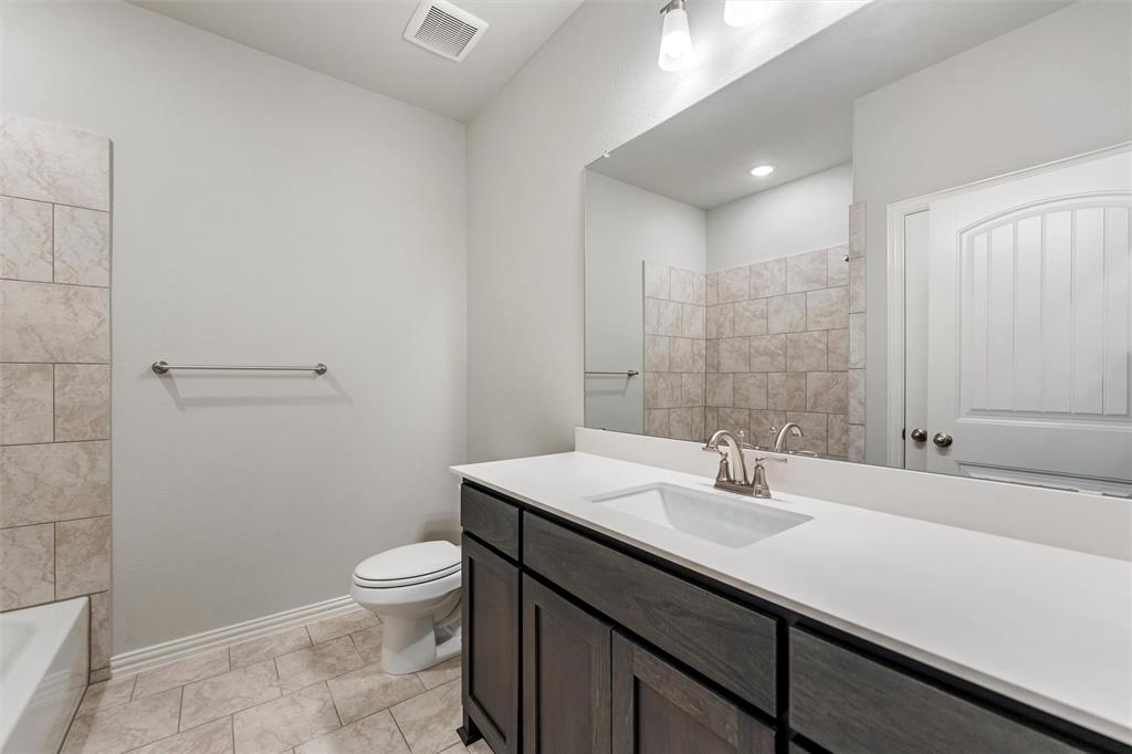 445 Pickett Creek Drive Property Photo 9