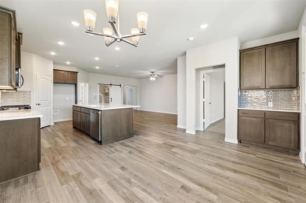 445 Pickett Creek Drive Property Photo 24