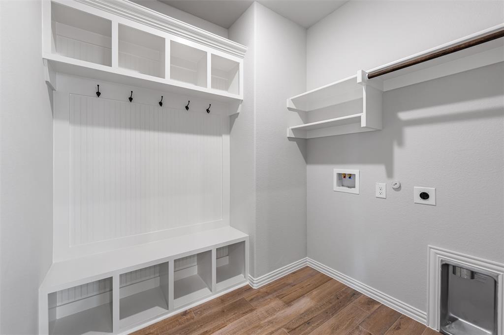 513 Pickett Creek Drive Property Photo 9