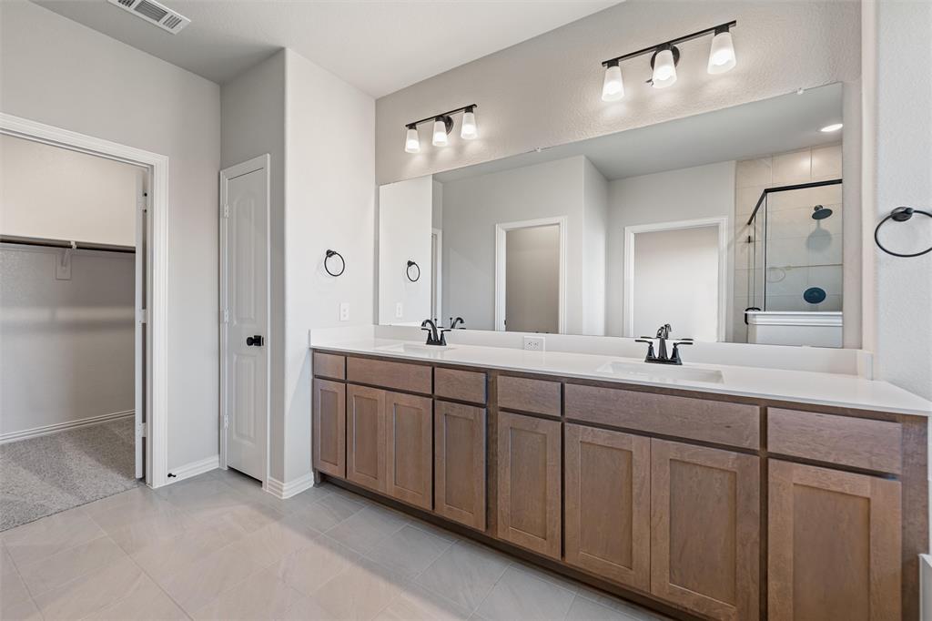 513 Pickett Creek Drive Property Photo 26