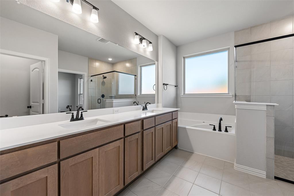 513 Pickett Creek Drive Property Photo 27