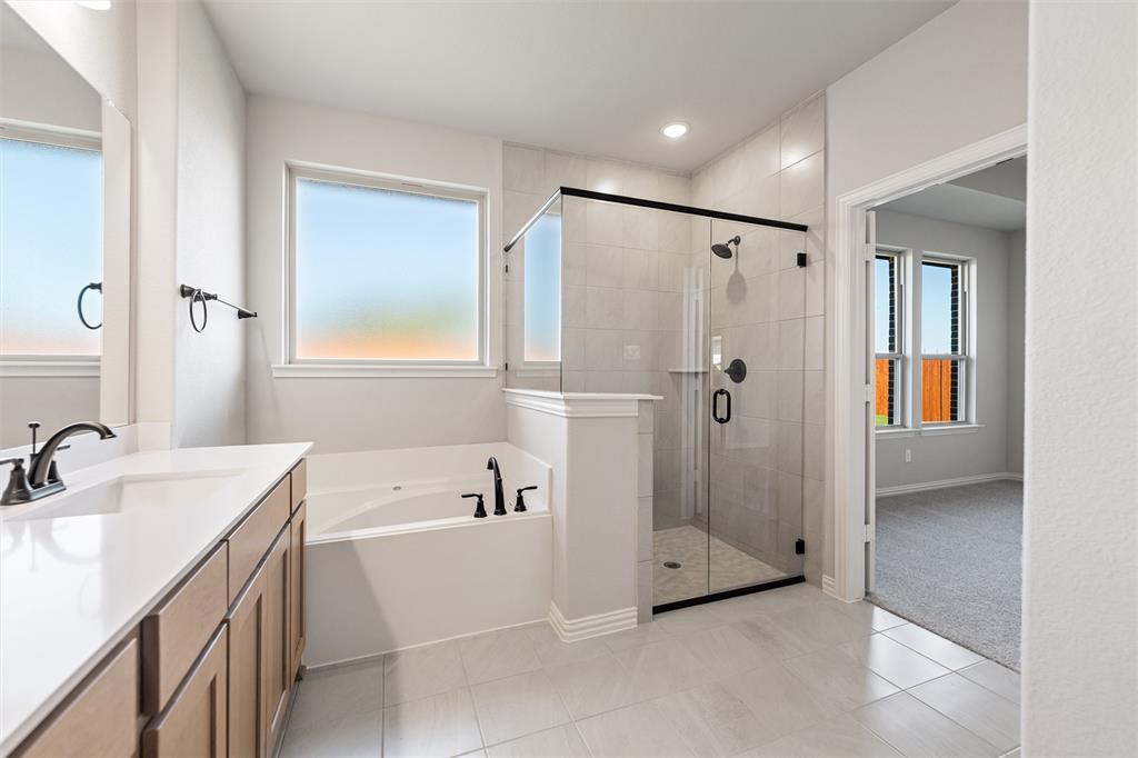 513 Pickett Creek Drive Property Photo 28