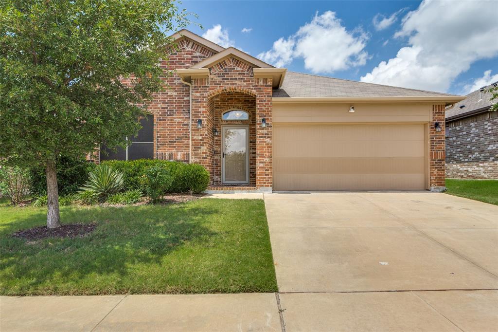 945 Cushing Drive Property Photo 1