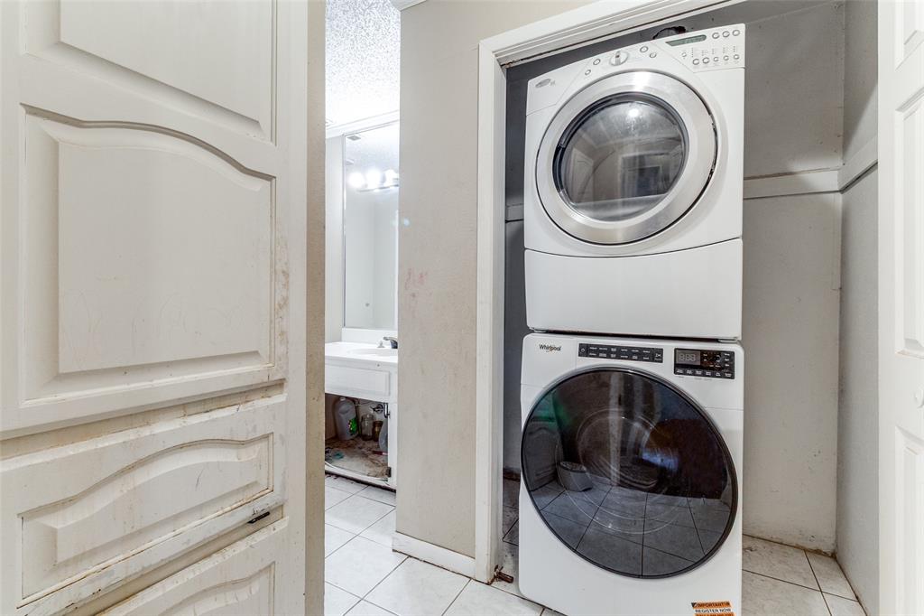 4916 Junius Street Property Photo 13