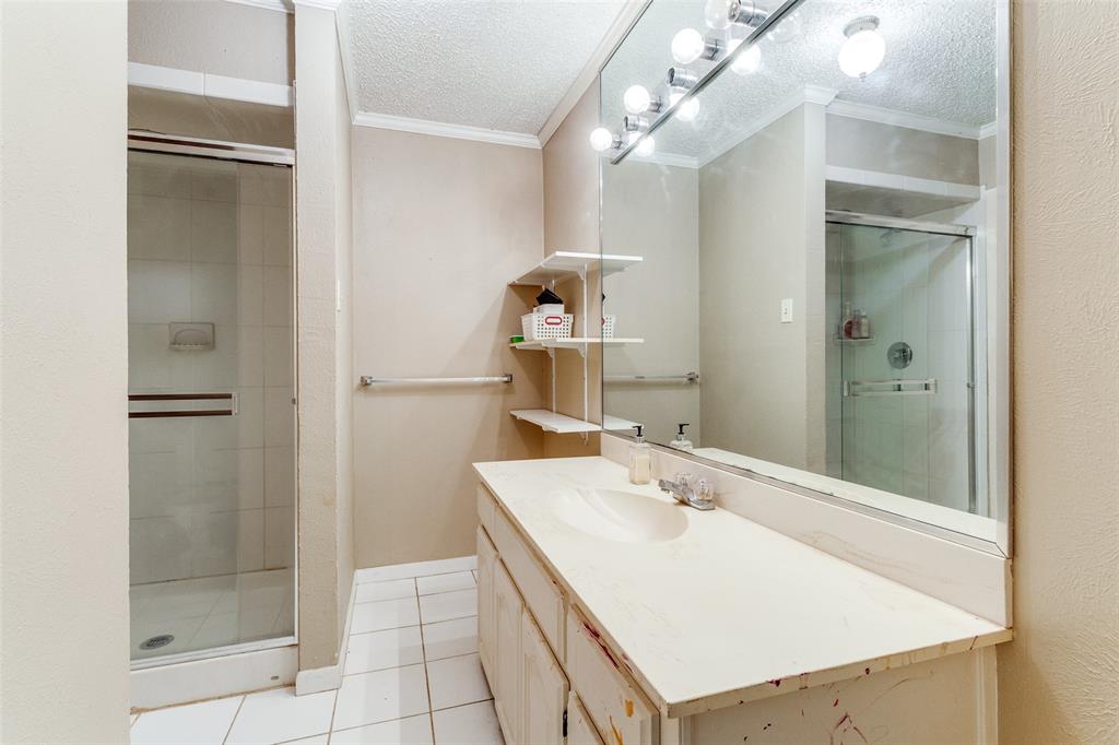 4916 Junius Street Property Photo 16