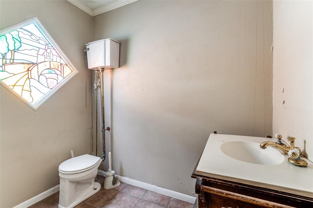 4916 Junius Street Property Photo 19