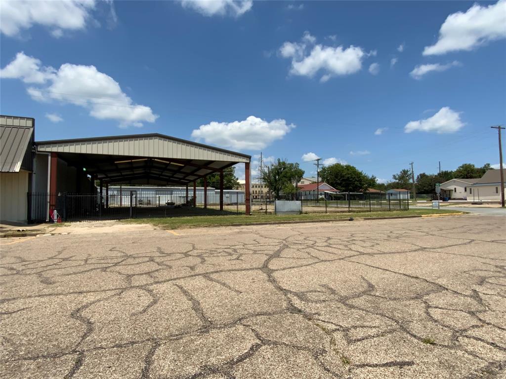 405 E Commerce Street Property Photo 8