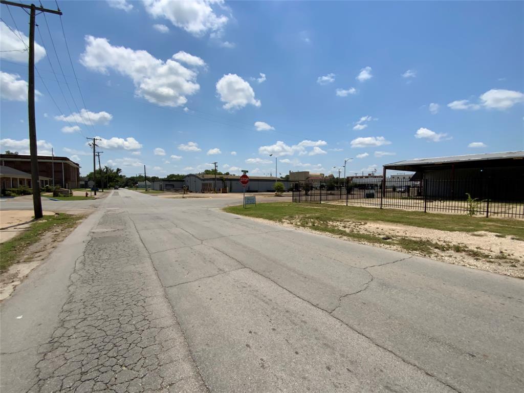 405 E Commerce Street Property Photo 16