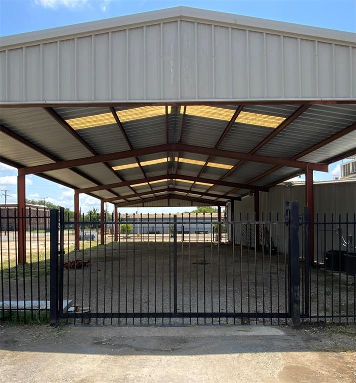 405 E Commerce Street Property Photo 18