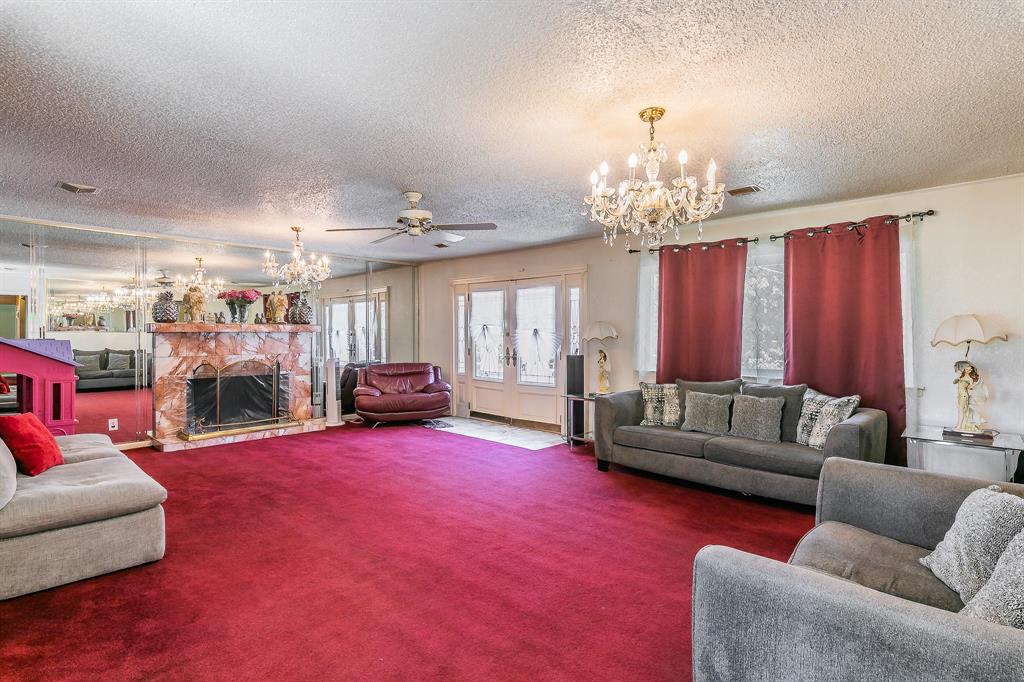 6207 Lyndon B Johnson Freeway Property Photo 1