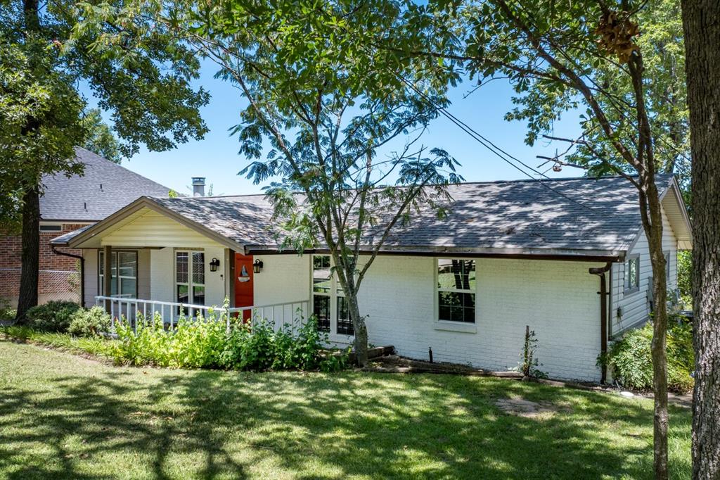 1120 Royal Way Property Photo 1