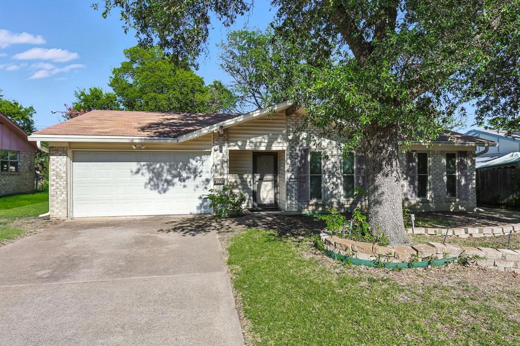 325 Hastings Drive Property Photo 1