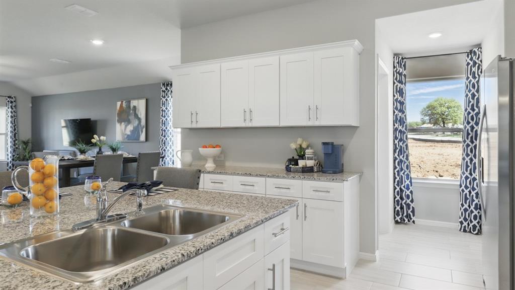 5513 Legends Way Property Photo 7