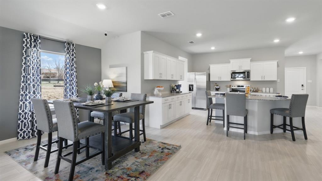 5513 Legends Way Property Photo 9