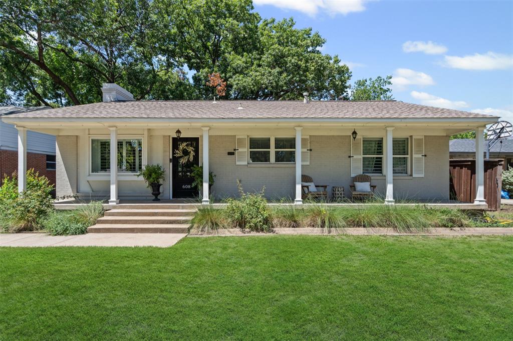 608 Westwood Drive Property Photo 1