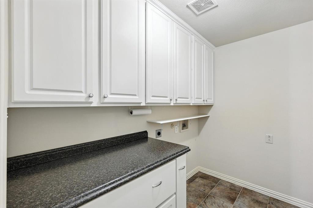 680 Woodland Way Property Photo 32