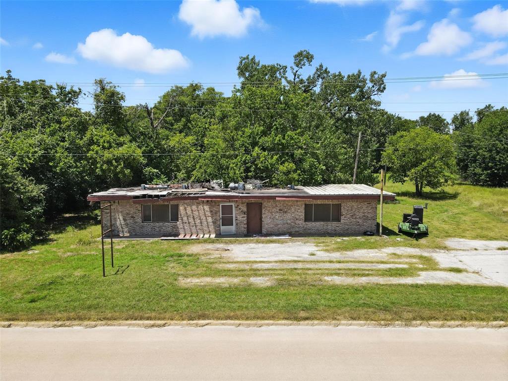 2003 Tx-101 Property Photo 1