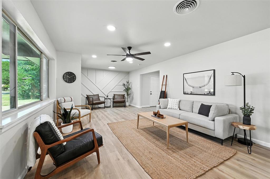 6809 John Drive Property Photo 1