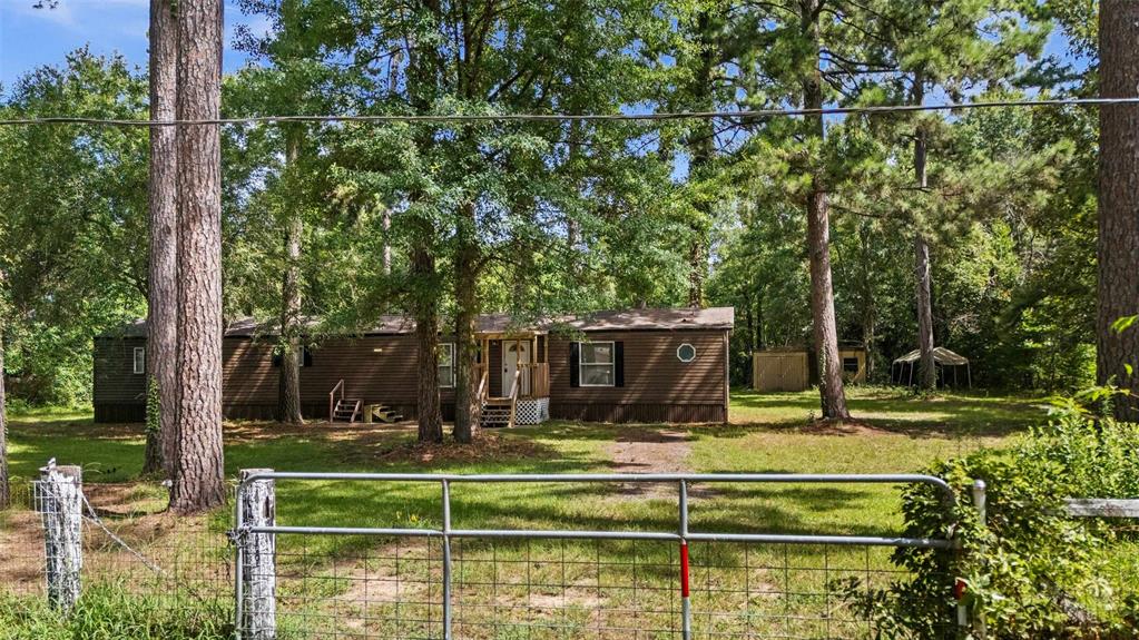 21039 Woodland Lane Property Photo 1