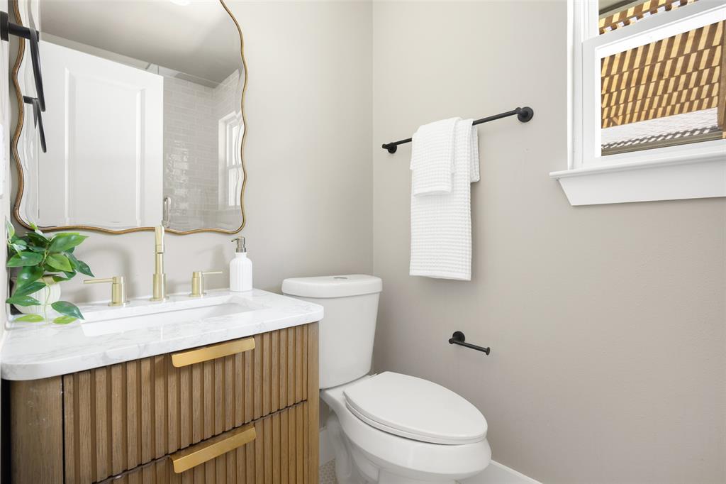 415 Forest Grove Drive Property Photo 18