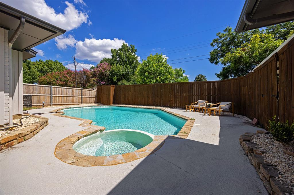 415 Forest Grove Drive Property Photo 36