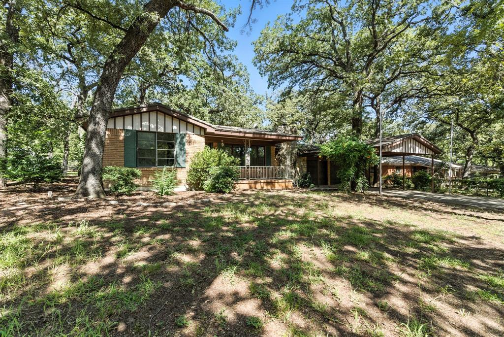 921 Red Bud Drive Property Photo 1