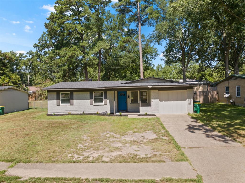 3915 Sabine Property Photo 1