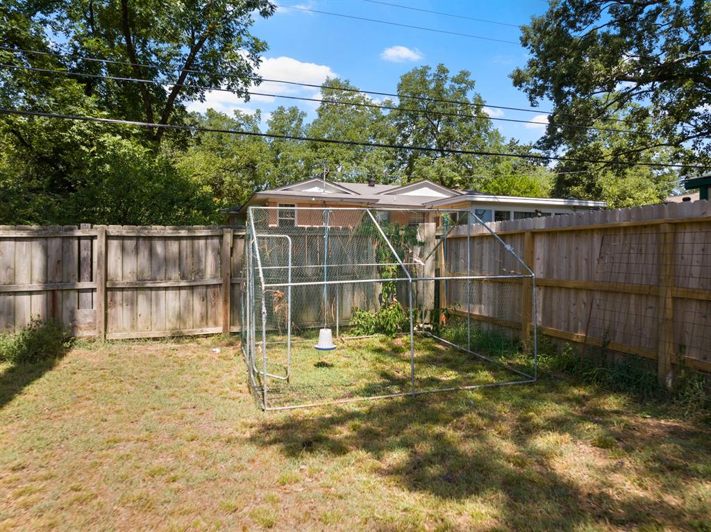 3915 Sabine Property Photo 23