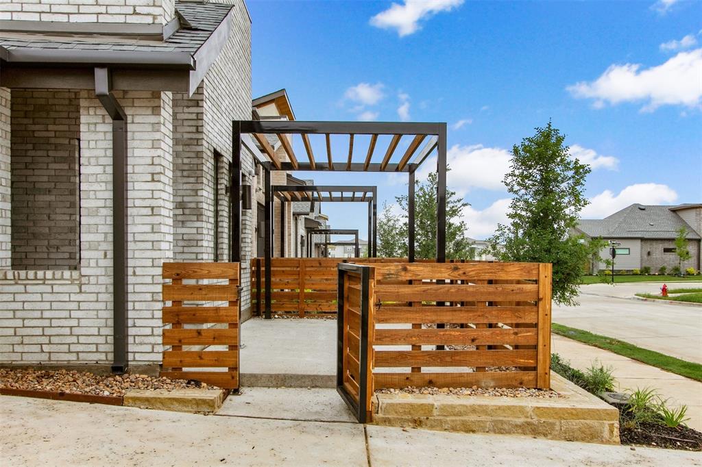 510 Sherwood Property Photo 3